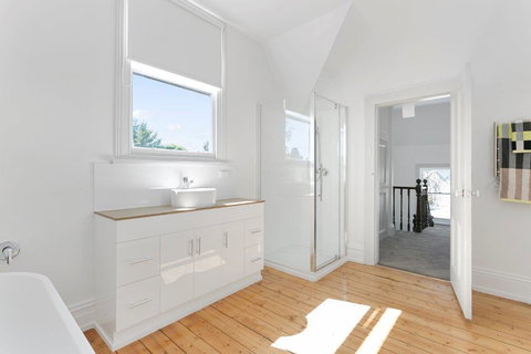 Amberley - Mackay Tourism 25