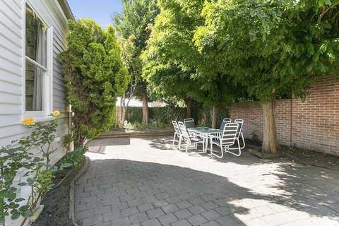 Amberley - Mackay Tourism 10