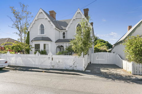 Amberley - Mackay Tourism 0