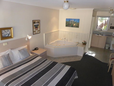 The Balnarring Motel - Mackay Tourism 16