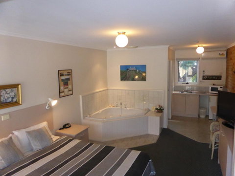 The Balnarring Motel - Mackay Tourism 17