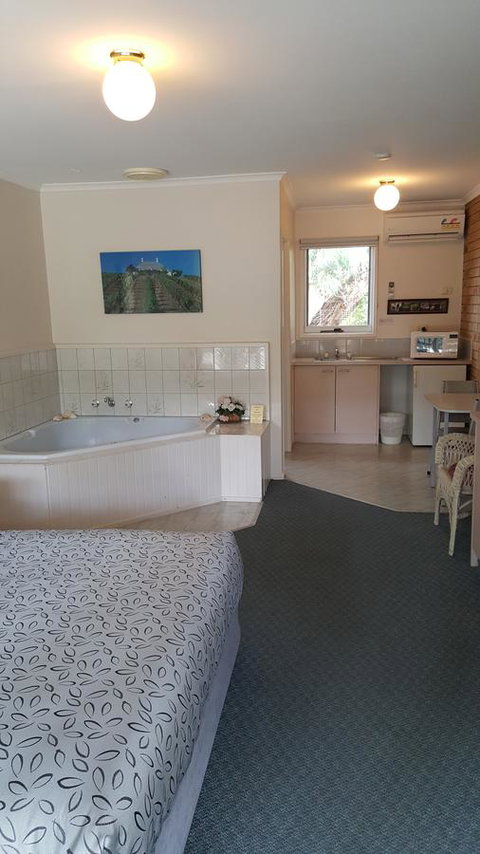 The Balnarring Motel - Mackay Tourism 44
