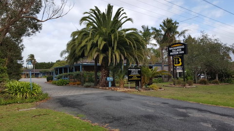 The Balnarring Motel - Mackay Tourism 1