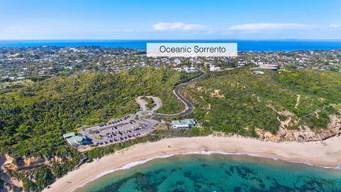 Oceanic Sorrento - Mackay Tourism 0