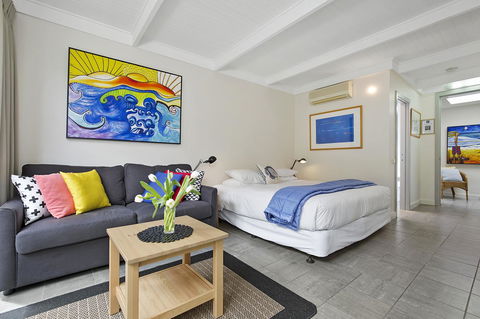 Oceanic Sorrento - Mackay Tourism 13