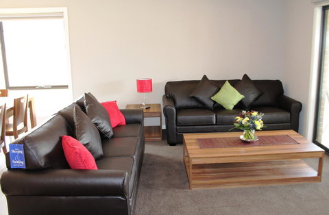 Atarhi Villas - Melbourne - Mackay Tourism 1