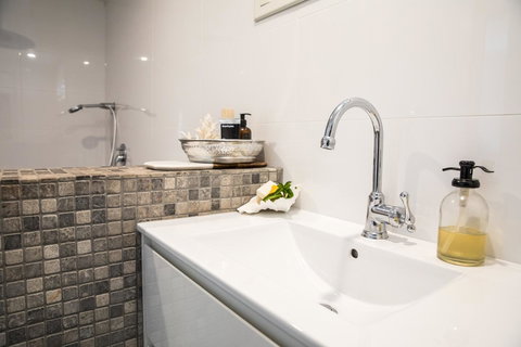 The Cottage - Mackay Tourism 16