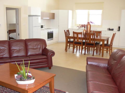 The Victoria Apartments - Mackay Tourism 25