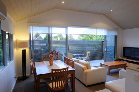 The Victoria Apartments - Mackay Tourism 13