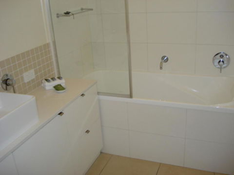 The Victoria Apartments - Mackay Tourism 26