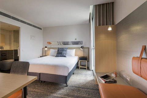 Brady Hotels Central Melbourne - Mackay Tourism 7