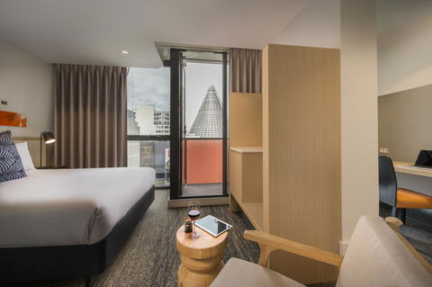 Brady Hotels Central Melbourne - Mackay Tourism 6