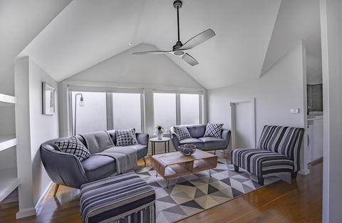 Bayview Loft - Mackay Tourism 1