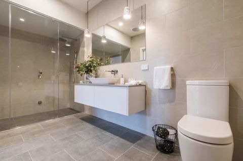 Brooklands Apartments - Mackay Tourism 9