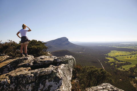Dunkeld Studio Accommodation - Mackay Tourism 11