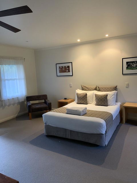 Dunkeld Studio Accommodation - Mackay Tourism 5