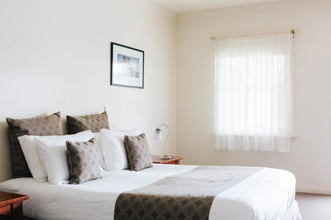 Dunkeld Studio Accommodation - Mackay Tourism 6