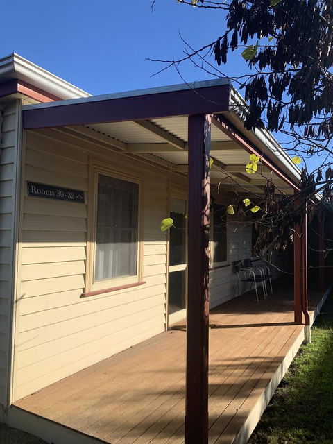 Dunkeld Studio Accommodation - Mackay Tourism 3