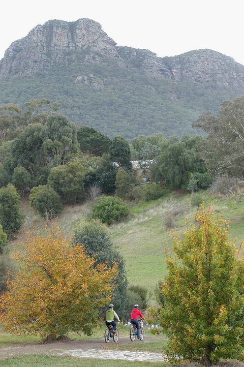 Dunkeld Studio Accommodation - Mackay Tourism 21