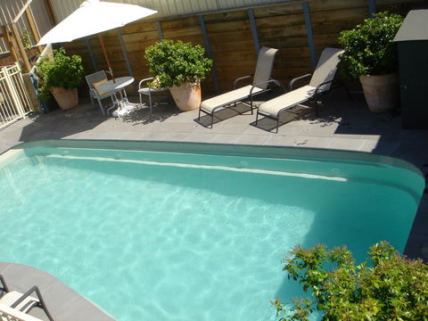 Anchorage Motel & Villas Lorne - Mackay Tourism 6