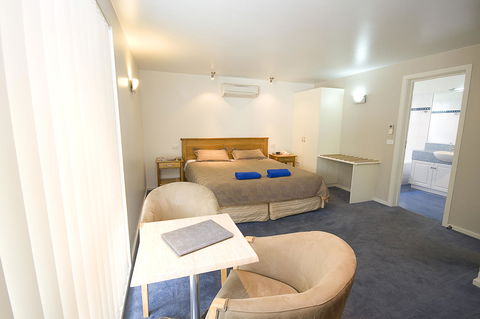 Anchorage Motel & Villas Lorne - Mackay Tourism 9