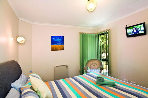 Anchorage Motel & Villas Lorne - Mackay Tourism 29