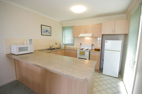 Anchorage Motel & Villas Lorne - Mackay Tourism 25