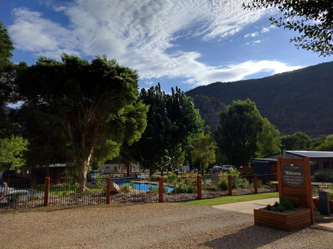 Halls Gap Lakeside Tourist Park - Mackay Tourism 0