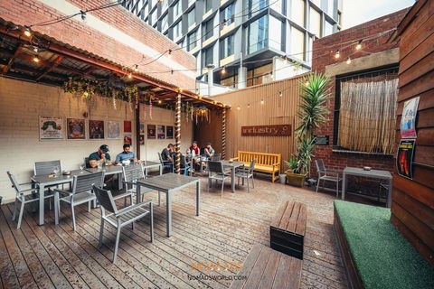 Nomads Melbourne Backpackers - Mackay Tourism 6