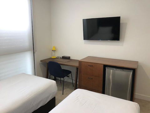 Whitehorse Apartments Hotel - Mackay Tourism 5