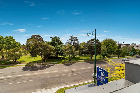 Whitehorse Apartments Hotel - Mackay Tourism 37