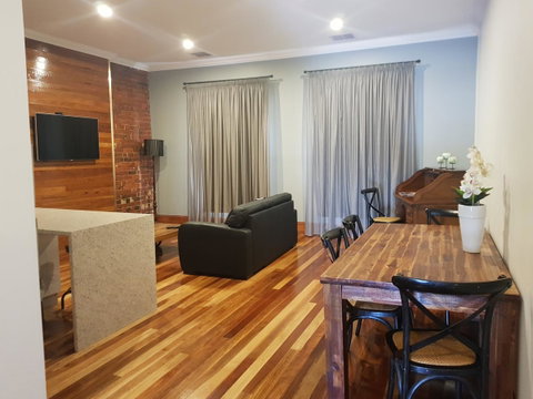 Sublime Spa Apartments - Mackay Tourism 4