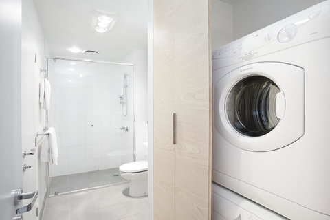 St Kilda Central Apartments - Mackay Tourism 9
