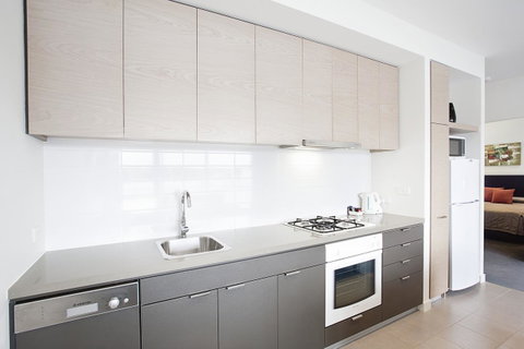 St Kilda Central Apartments - Mackay Tourism 15