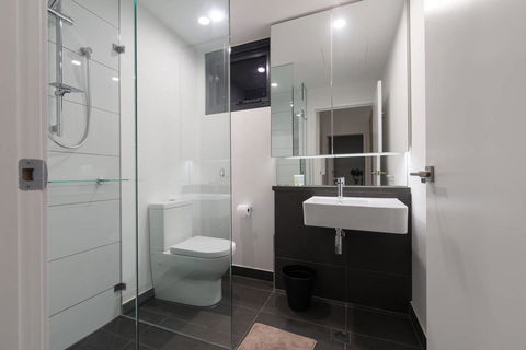 Doncaster Private Collection 2 Bed Townhouse@Pearl - Mackay Tourism 7