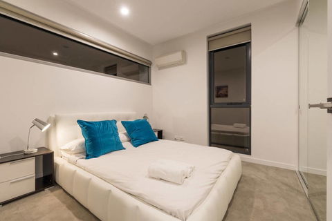 Doncaster Private Collection 2 Bed Townhouse@Pearl - Mackay Tourism 8