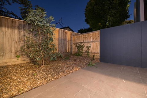 Doncaster Private Collection 2 Bed Townhouse@Pearl - Mackay Tourism 11