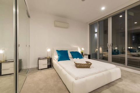 Doncaster Private Collection 2 Bed Townhouse@Pearl - Mackay Tourism 6