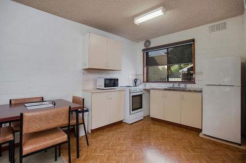 Eastern Beach Holiday Units - Mackay Tourism 3