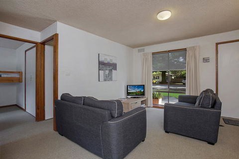 Eastern Beach Holiday Units - Mackay Tourism 2