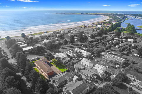 Eastern Beach Holiday Units - Mackay Tourism 7
