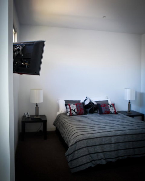 Battery Cove Beach Front Apartment - Mackay Tourism 9