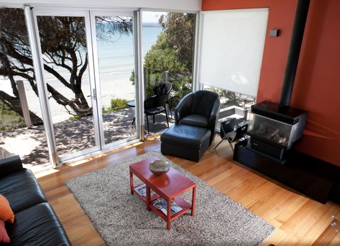 Battery Cove Beach Front Apartment - Mackay Tourism 11