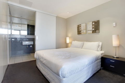 Corporate Keys - Freshwater Place - Mackay Tourism 27