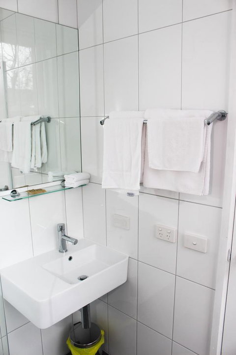 CROWN CENTRAL BUSINESS DISTRICT MOTEL - NO UNDER 18s - Mackay Tourism 42