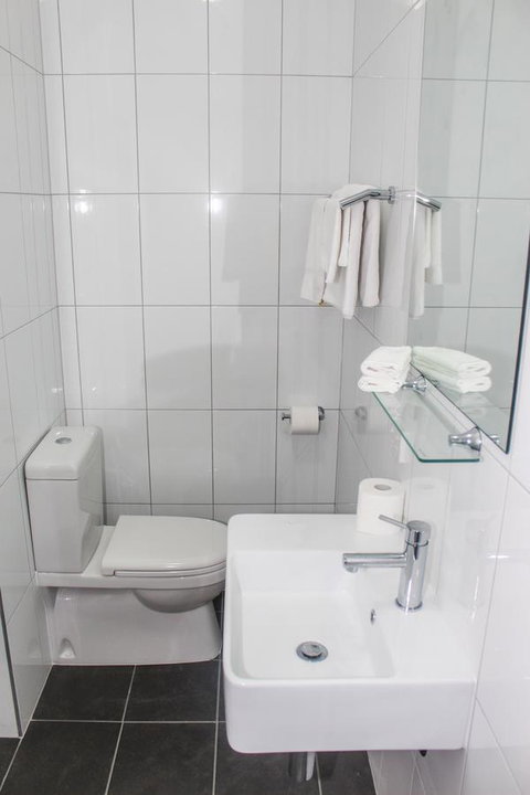 CROWN CENTRAL BUSINESS DISTRICT MOTEL - NO UNDER 18s - Mackay Tourism 17