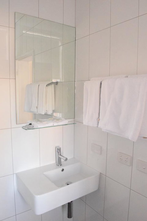 CROWN CENTRAL BUSINESS DISTRICT MOTEL - NO UNDER 18s - Mackay Tourism 29