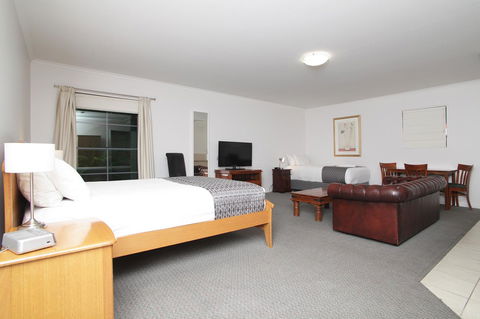 Quality Inn & Suites The Menzies - Mackay Tourism 10