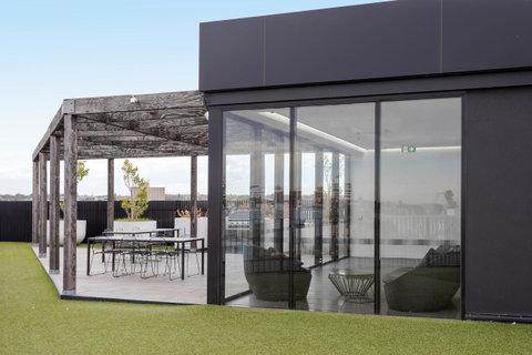 Modern Apartment In The Heart Of St Kilda - Mackay Tourism 16