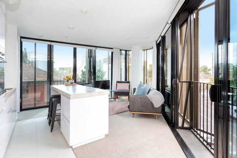 Modern Apartment In The Heart Of St Kilda - Mackay Tourism 4